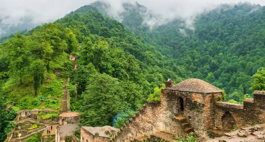 بهترین زمان سفر به قلعه رودخان